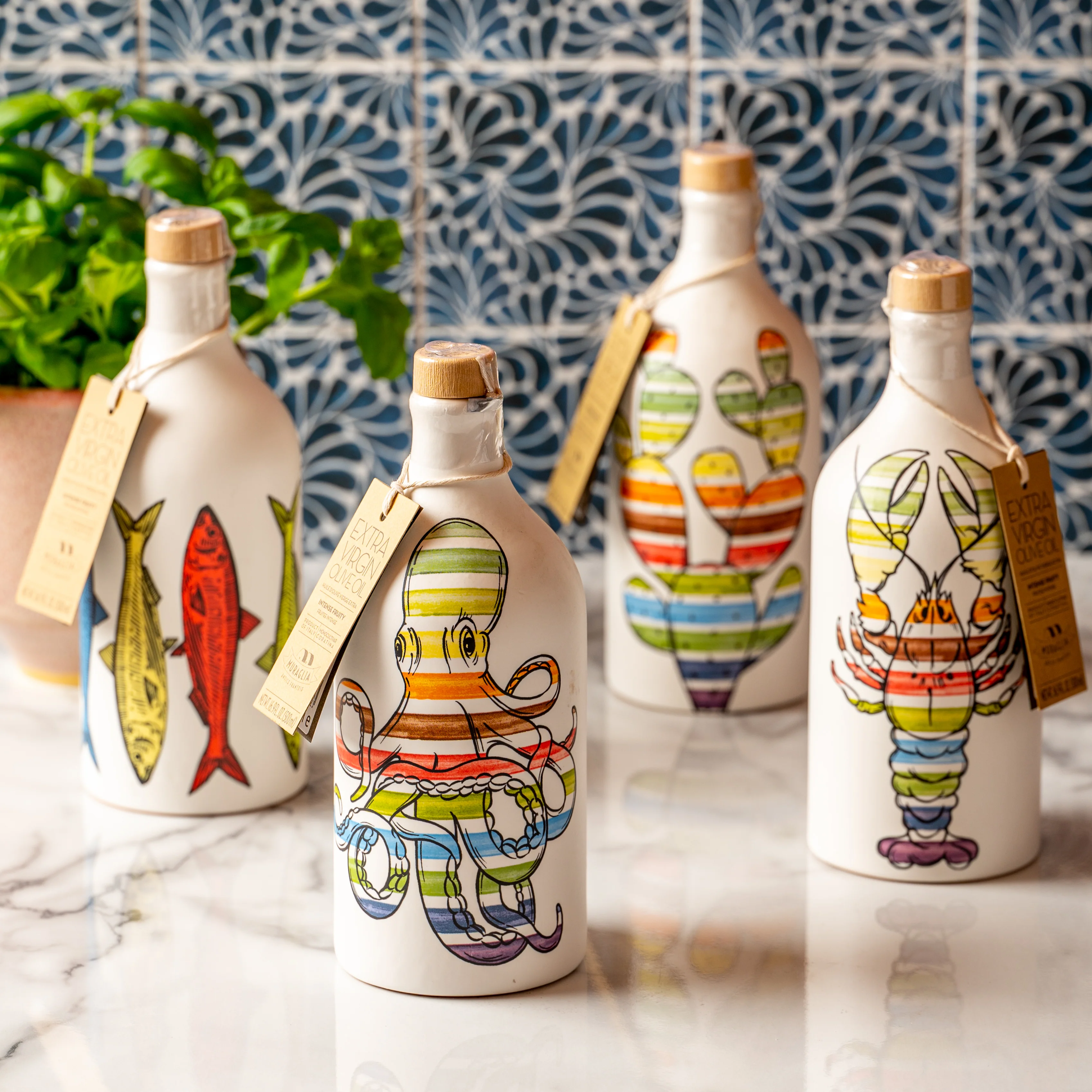 Muraglia, Extra Virgin Olive Oil, Hand Painted Polpo Bottle, 500ml - Image 3