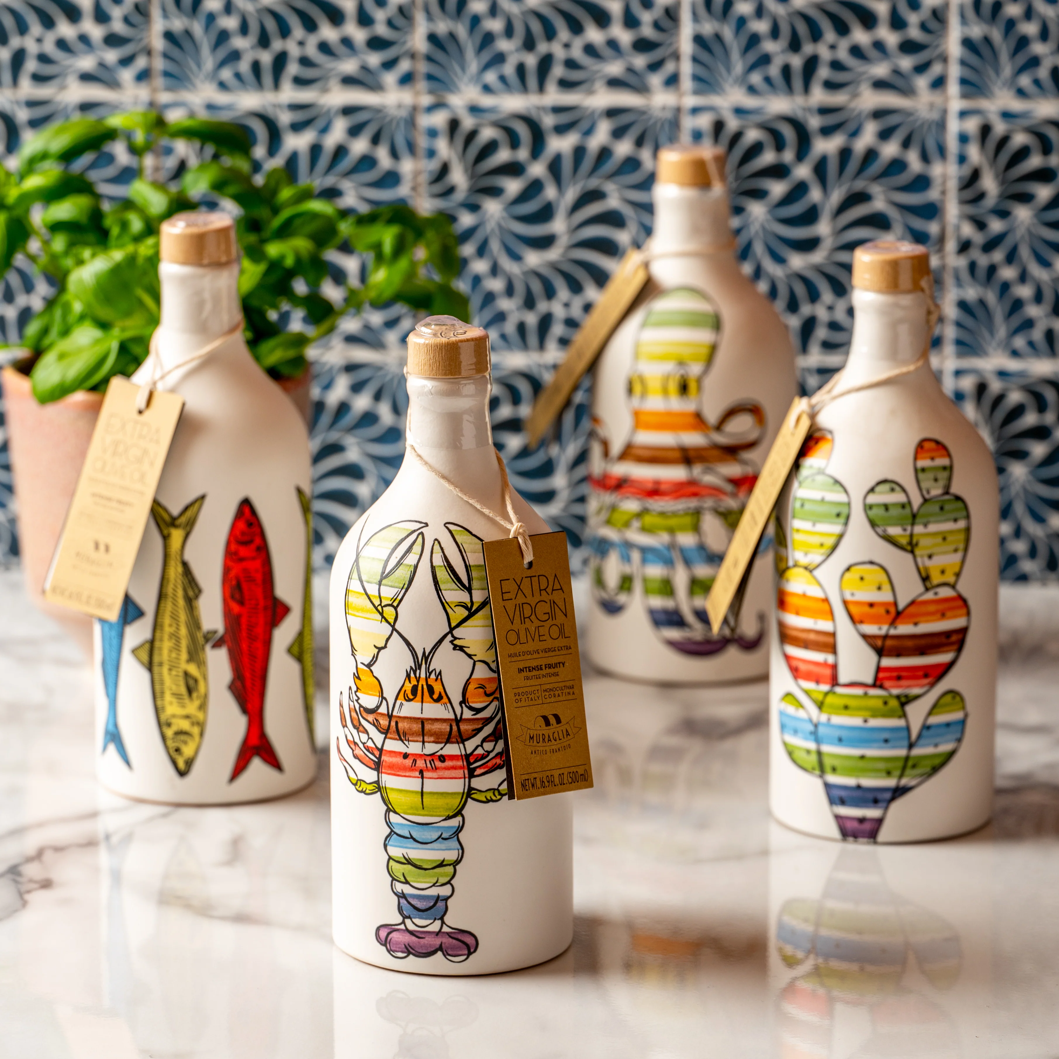 Muraglia, Extra Virgin Olive Oil, Hand Painted Sardine Bottle, 500ml - Image 3