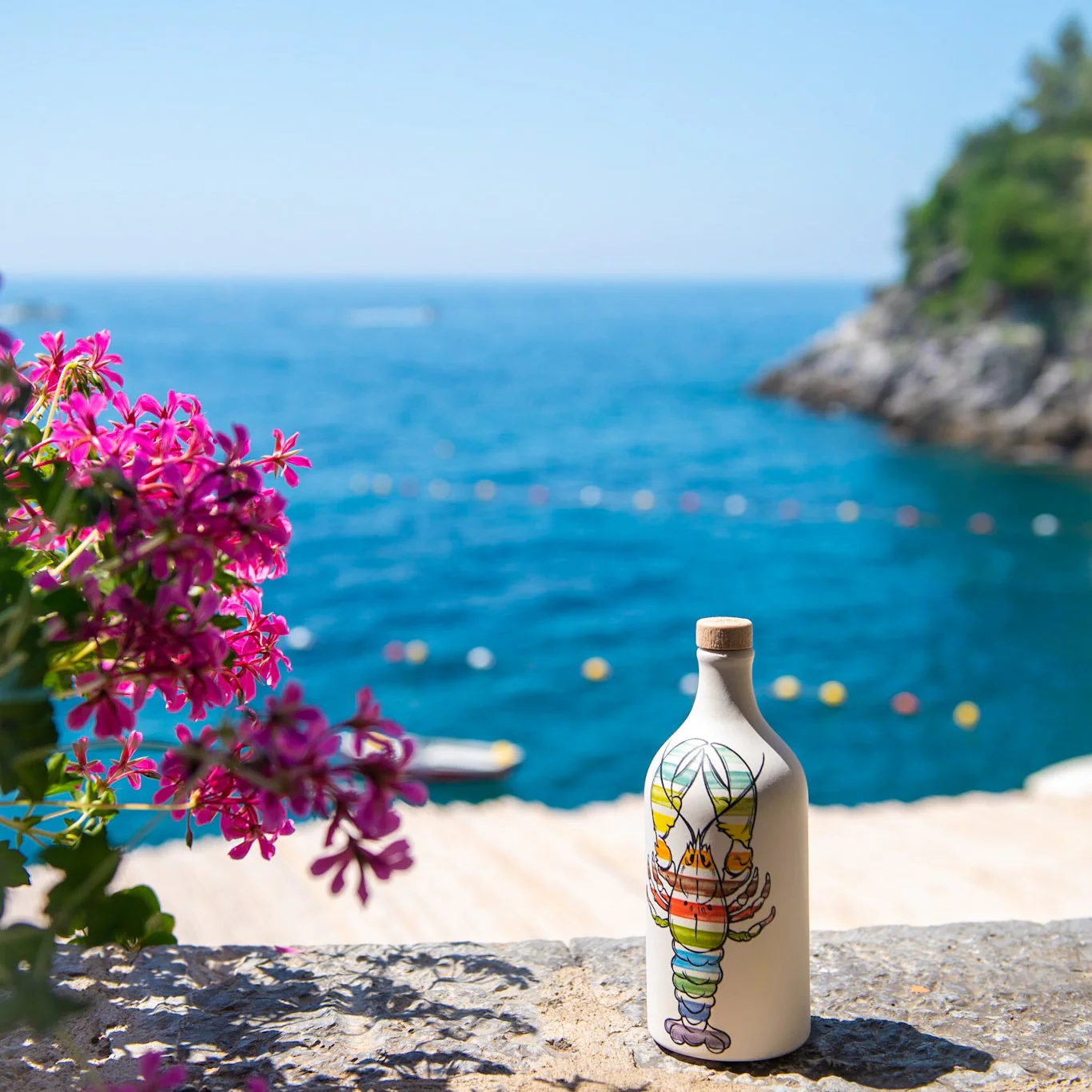 Muraglia, Extra Virgin Olive Oil. Hand Painted Lobster Bottle, 500ml - Image 5
